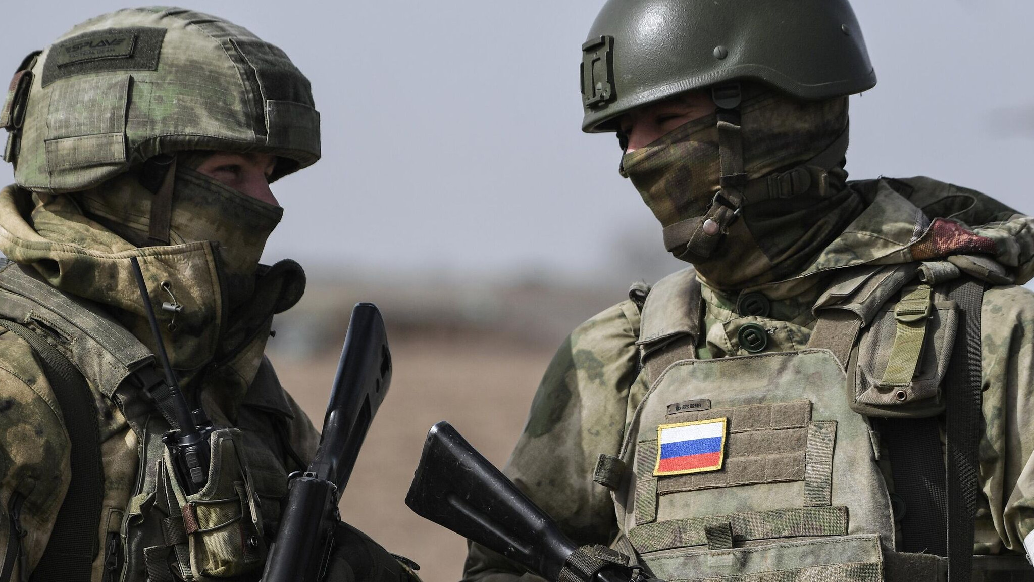 К Джамалу Алиеву обратилась мама военнослужащего, которому не выплачивалось ежемесячное денежное довольствие и не предоставлялся отпуск